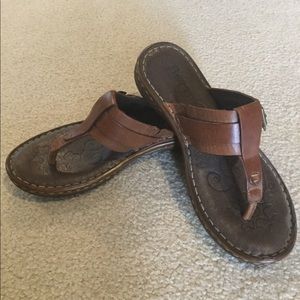 Born sandals in brown size 7